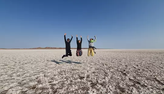 نمک درمانی به کویر حاج علی قلی خان دامغان نمک درمانی به کویر حاج علی قلی خان دامغان