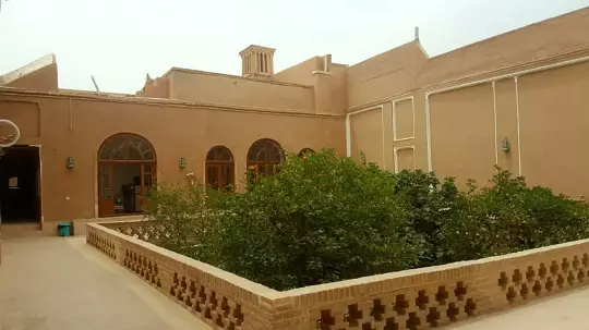 اقامتگاه سنتی سروش یزد اقامتگاه سنتی سروش یزد