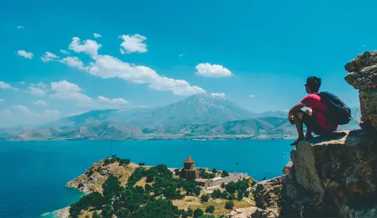 راهنمای جامع سفر به وان